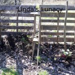 compost pile pallets - planning garden